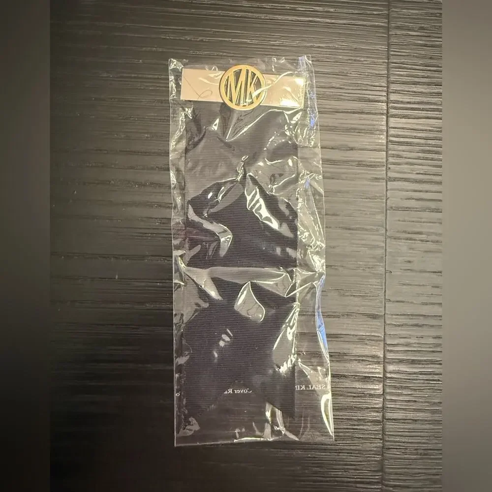 Vintage Mary Kay Black Gold Ribbon Brooch Award Pin